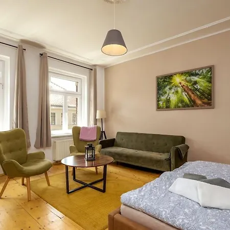 Your Sunny Castle Apartment *
